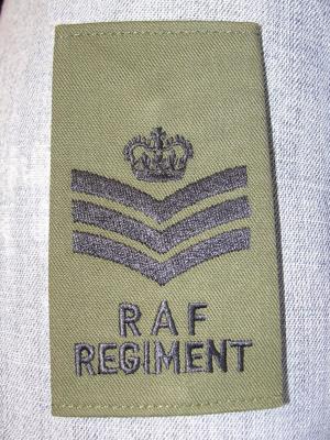 Passant fourreau de grade poitrine STAFF SERGEANT vert OD Royal Air Force RAF