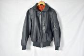 Blouson de pilote de chasse Allemand en cuir gris