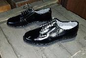 Chaussures basses brillantes militaire avec défauts