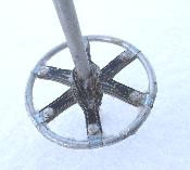 Ancienne paire de bâtons de ski de l'armée Suisse